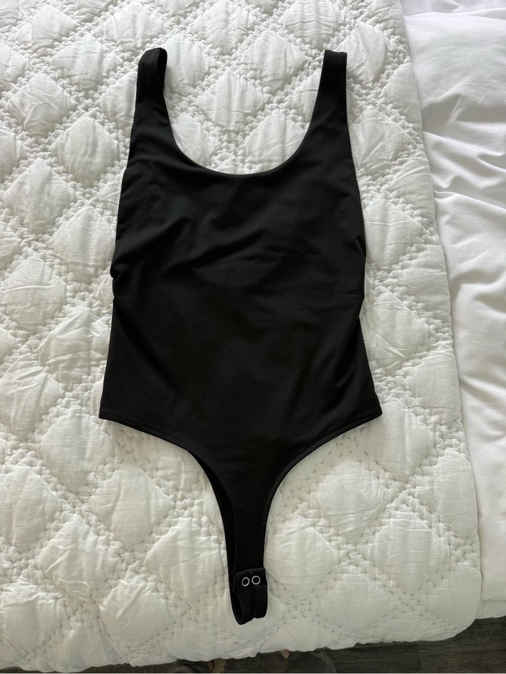 ReoRia Black Sleeveless Scoop Neck Bodysuit